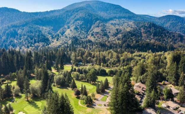 Whispering Woods Resort Welches Dış mekan fotoğraf