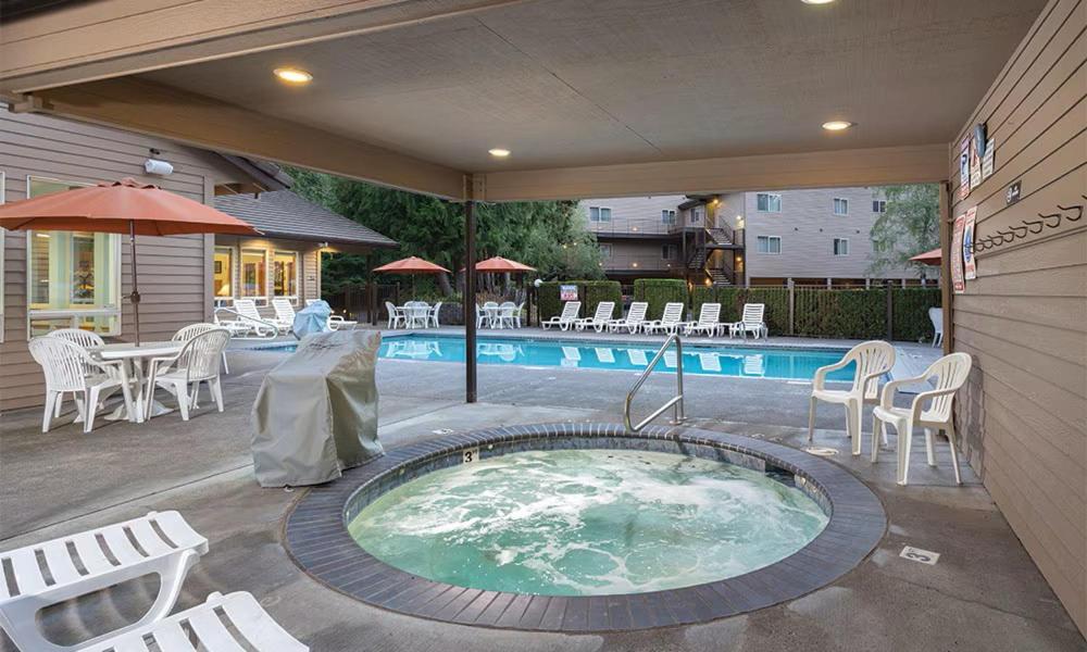 Whispering Woods Resort Welches Dış mekan fotoğraf